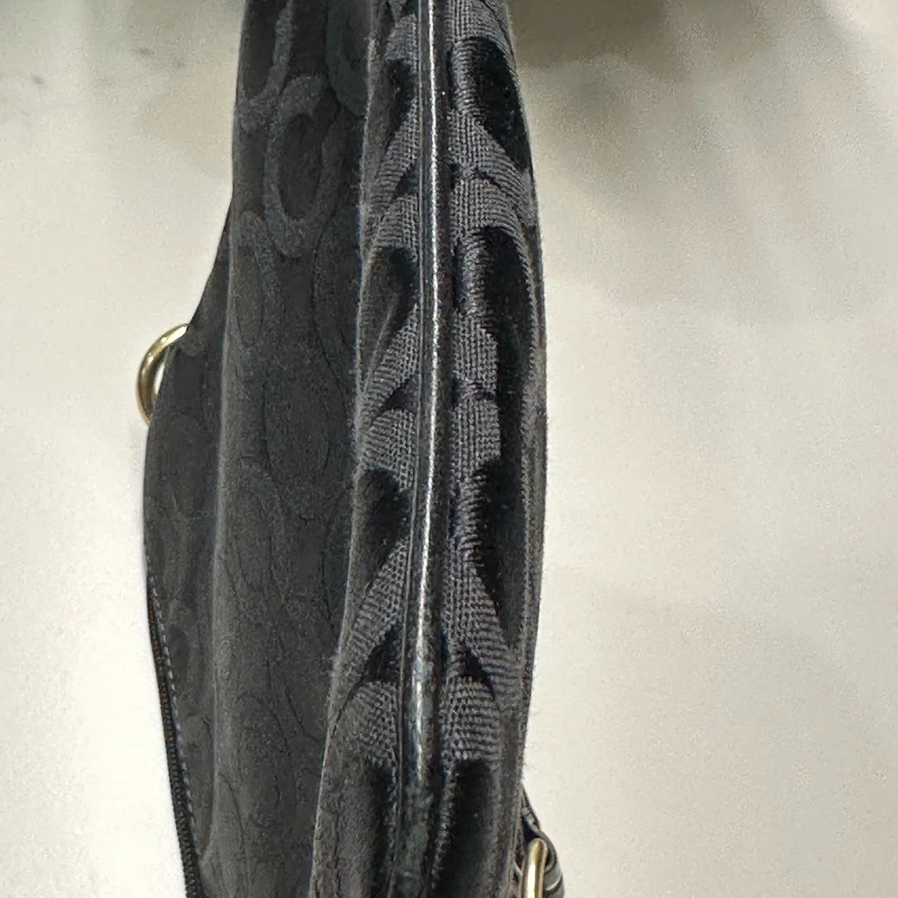 Coach Black Signature Crossbody Bag with Gold Hardware - Picture 6 of 10